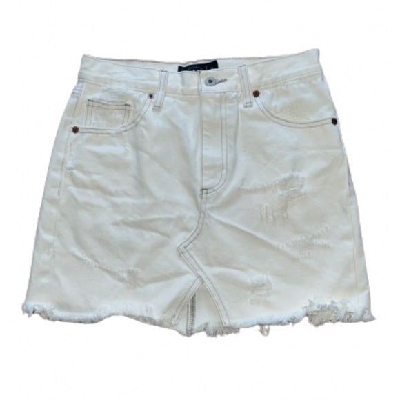 Lucky Brand Dresses & Skirts - Lucky Brand white old favorite mini skirt size 0